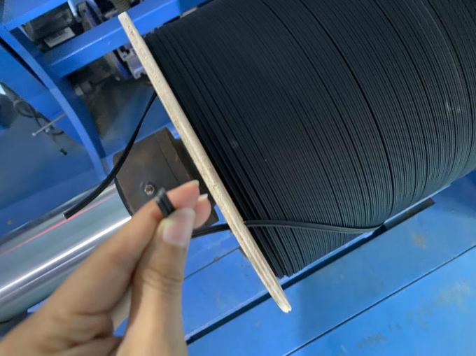 Precio de fábrica del cable de bajada de fibra óptica FTTH para interiores Cable de fibra hasta el hogar para red de telecomunicaciones 1