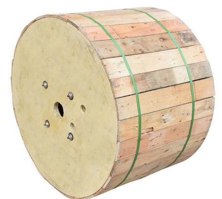 El palmo el 100m Armid de la base de ADSS 12 cuenta un cuento el cable de fribra óptica al aire libre