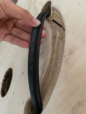 El solo modo GYTC8S G652d figura 8 resistentes de agua de la chaqueta del cable óptico PE de la fibra